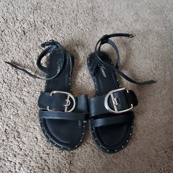 Shoes - Black buckle sandals